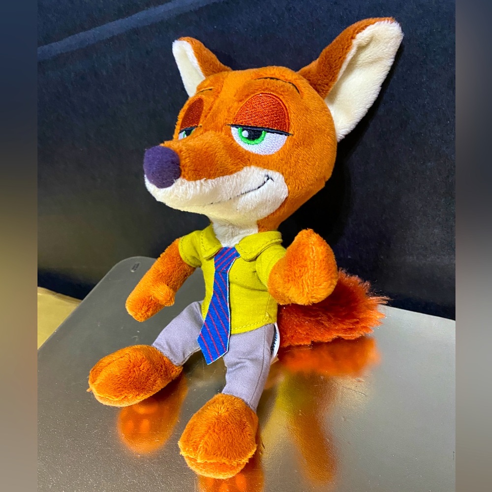 DISNEY ZOOTOPIA NWOT NICK WILDE FOX TOMY BEAN BAG PLUSH 2016 9”